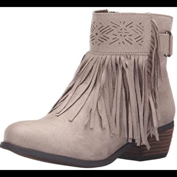 ‼️FLASH SALE Taupe Suede Fringe Booties - Picture 4 of 4